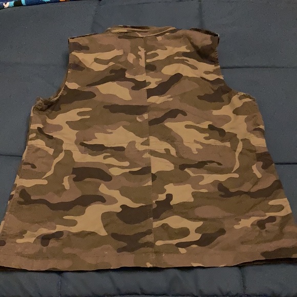 Camo vest with drawstring waist super cute NWOT - Picture 3 of 4